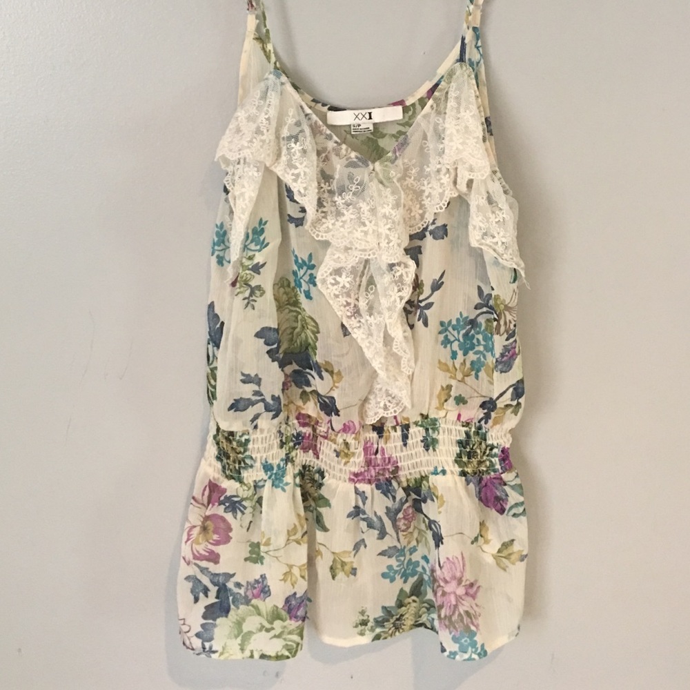 Clinched waist floral tank with lace ruffle